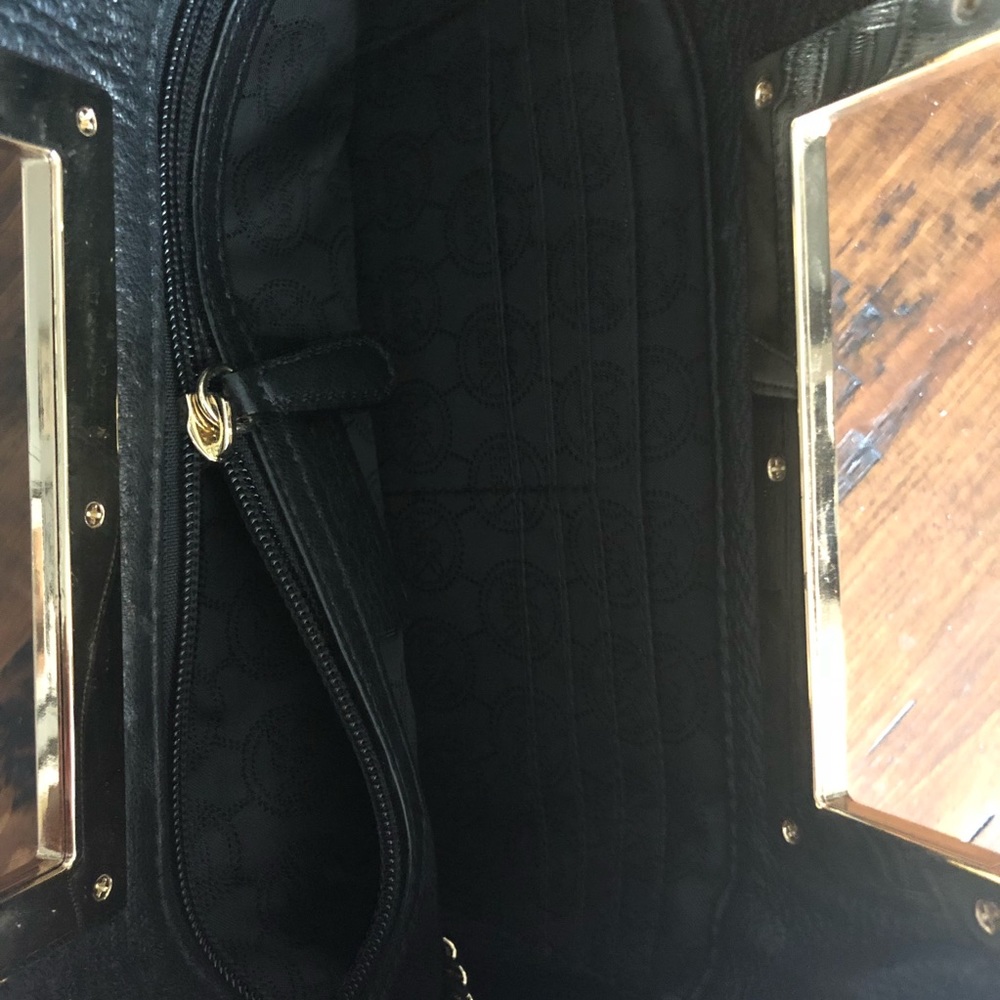 Michael Kors Berkley black leather clutch - Picture 6 of 7